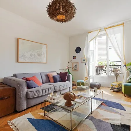 Stylish 11th District Flat In By Guestready Paris
