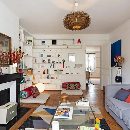 Stylish 11th District Flat In By Guestready * Paris