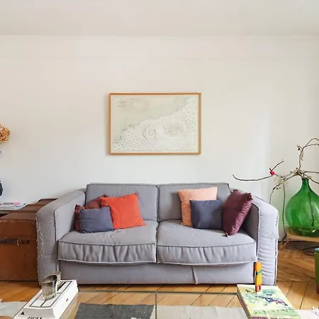 Stylish 11th District Flat In By Guestready Paris